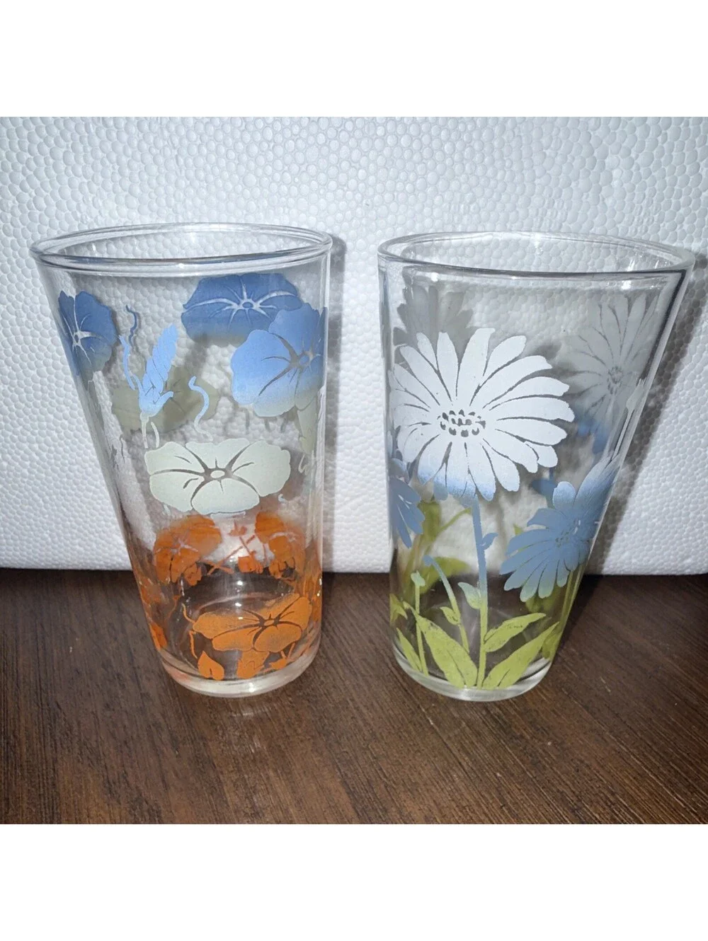 Set of 2 Clear Tapered Floral Decorated Glass Tumblers 10-18 oz MCM